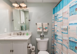 royalhawaiin109-8bath2.jpg