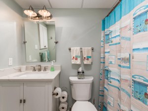 royalhawaiin109-8bath2.jpg