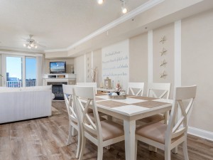 southbeach505-17diningarea.jpg