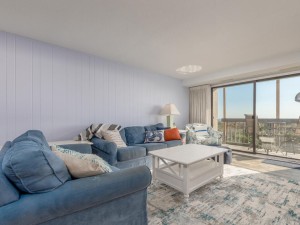 beachhill81-208-11-living-area.jpg