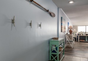 beachhill81-208-14-entry.jpg