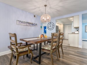 beachhill81-208-16-dining-area.jpg