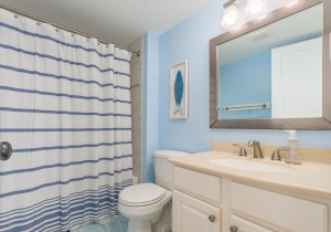 beachhill81-208-20-primary-bath.jpg