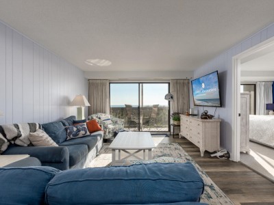 81 Beach Hill 208