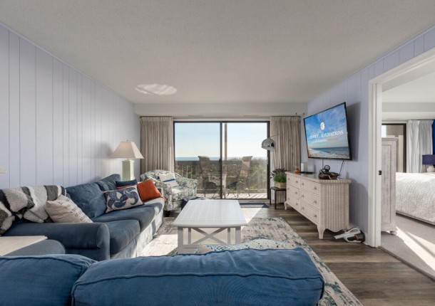 beachhill81-208-9-living-area.jpg