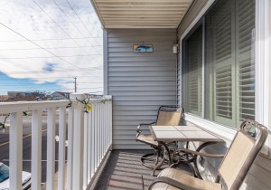 mirabella2j-4balcony.jpg