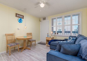 mirabella2j-6livingdining.jpg