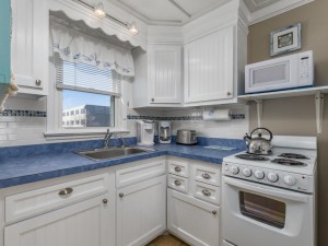 jammer208-3kitchen.jpg