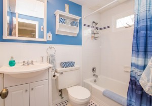 windjammer208-5075-full-bath.jpg