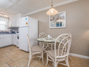 windjammer208-5079-dining.jpg