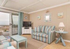 windjammer208-5082-living-area.jpg