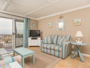windjammer208-5082-living-area.jpg