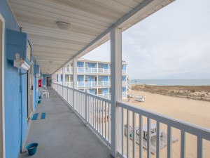 windjammer208-5090-walkway.jpg