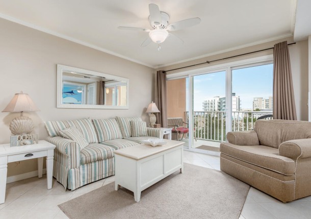 makai114-7living-area.jpg
