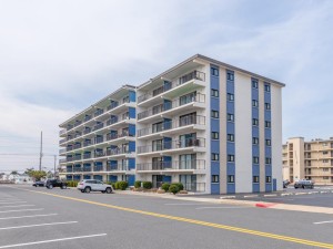 watergate508-4exterior.jpg