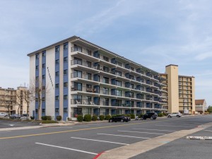 watergate508-5exterior.jpg