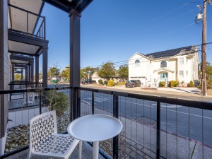 kyma1-8-lower-balcony.jpg