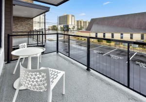 kyma-3-41balcony.jpg