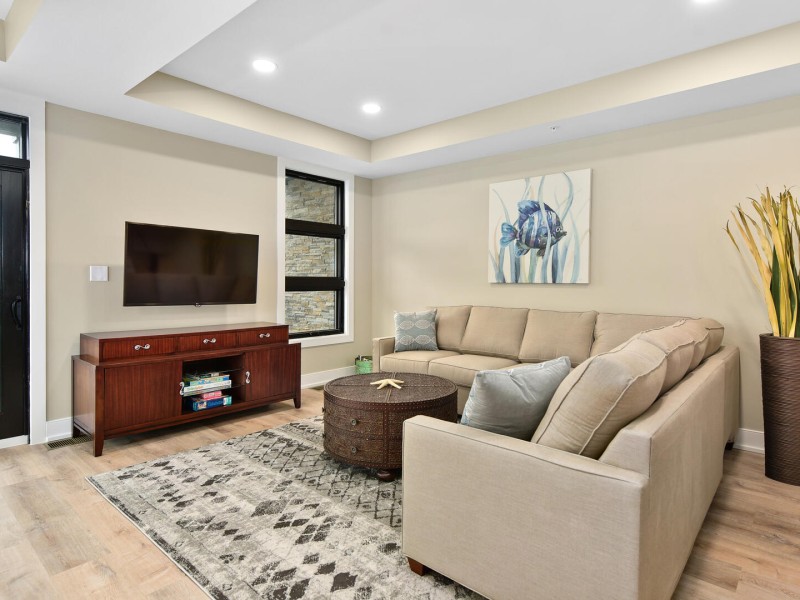 kyma-5-13livingarea.jpg