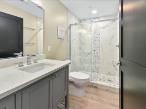 kyma-6-30bathroom4.jpg