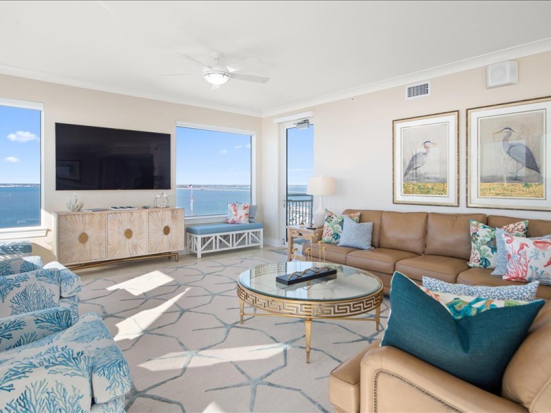 gg-1501-10-living-area.jpg