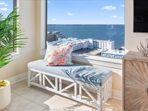 gg-1501-16-living-area-bay-view.jpg