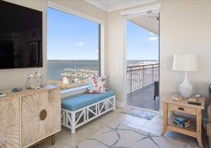 gg-1501-17-living-area-bay-view.jpg