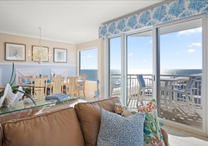 gg-1501-18-living-dining.jpg