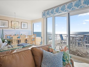 gg-1501-18-living-dining.jpg