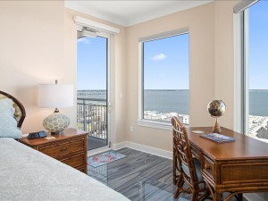gg-1501-37-master-bedroom.jpg