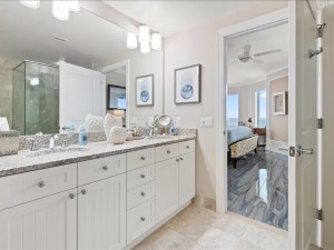 gg-1501-42-primary-bath.jpg