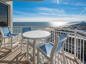 gg-1501-57-balcony.jpg