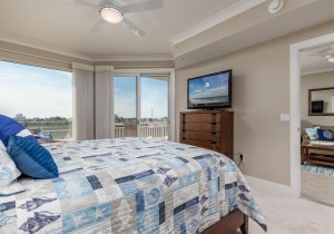 gateway405-21bmasterbedroom.jpg