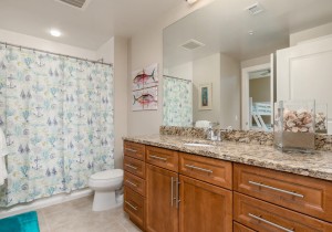 gateway405-7bath3.jpg