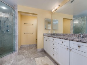 gateway1402-23-master-bath.jpg