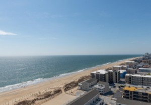 gateway1402-3-view.jpg