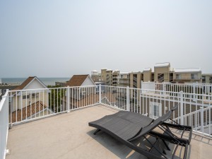 wight14205-9b-15-upper-deck.jpg