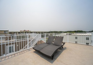 wight14205-9b-18-upper-deck.jpg