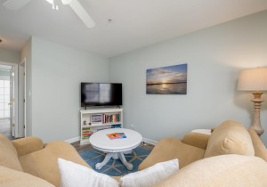 wight14205-9b-26-upstairs-family-room.jpg