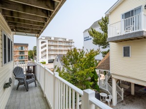 wight14205-9b-8-balcony.jpg
