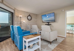 atlantis1606-11-living-area.jpg