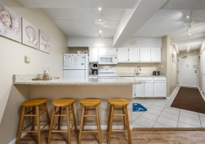 atlantis1606-9-kitchen.jpg