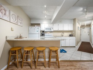 atlantis1606-9-kitchen.jpg