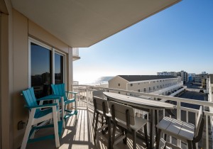 gateway305-1-new-balcony.jpg