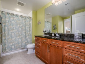 gateway305-20bath3.jpg