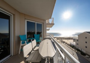 gateway305-3-new-balcony-and-view.jpg