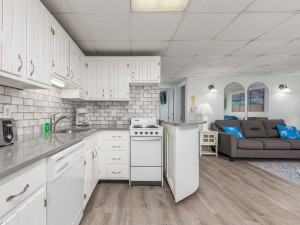 windjammer201-4kitchen.jpg