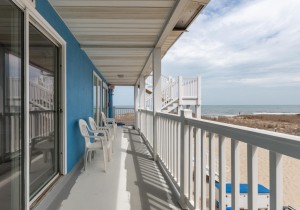 winjammer201-walkway.jpg