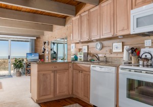 beachplace1-13bkitchen.jpg