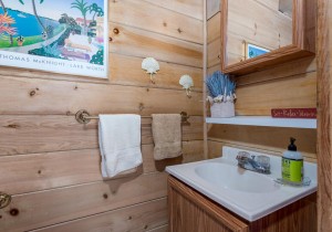 beachplace1-18halfbath.jpg